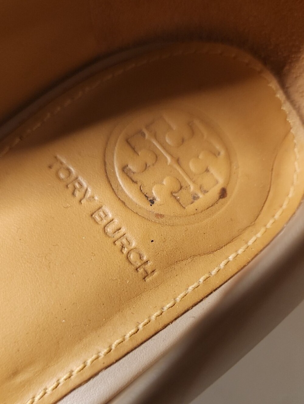 Tory Burch Taupe Leather Logo Medallion Claire Pumps Size 6.5 - Picture 12 of 14